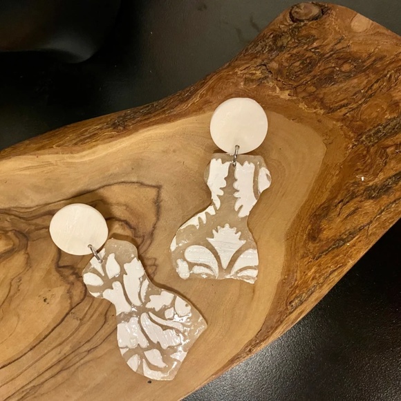 Handmade Clay Earrings | Forms of a Woman Silhouette | Translucent Lace - Picture 3 of 10